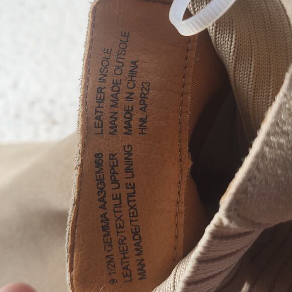 Andre Assous Gemma Water Resistant Suede Leather Chelsea Boots size 9.5 - Picture 6 of 6